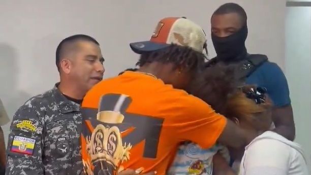Jackson Rodríguez se reencontra com esposa e filho resgatados de cativeiro