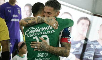 Encontro entre James Rodríguez e Sergio Ramos no México tem craque expulso
