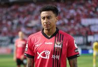 Avô de ex-jogador do Manchester United é acusado de abuso sexual de menores