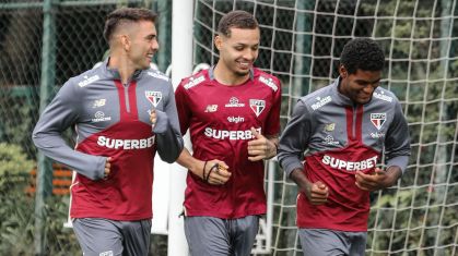 Jogadores do São Paulo em treino no CT