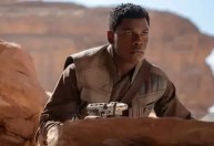 John Boyega diz que "Star Wars" tem um espaço branco e elitista