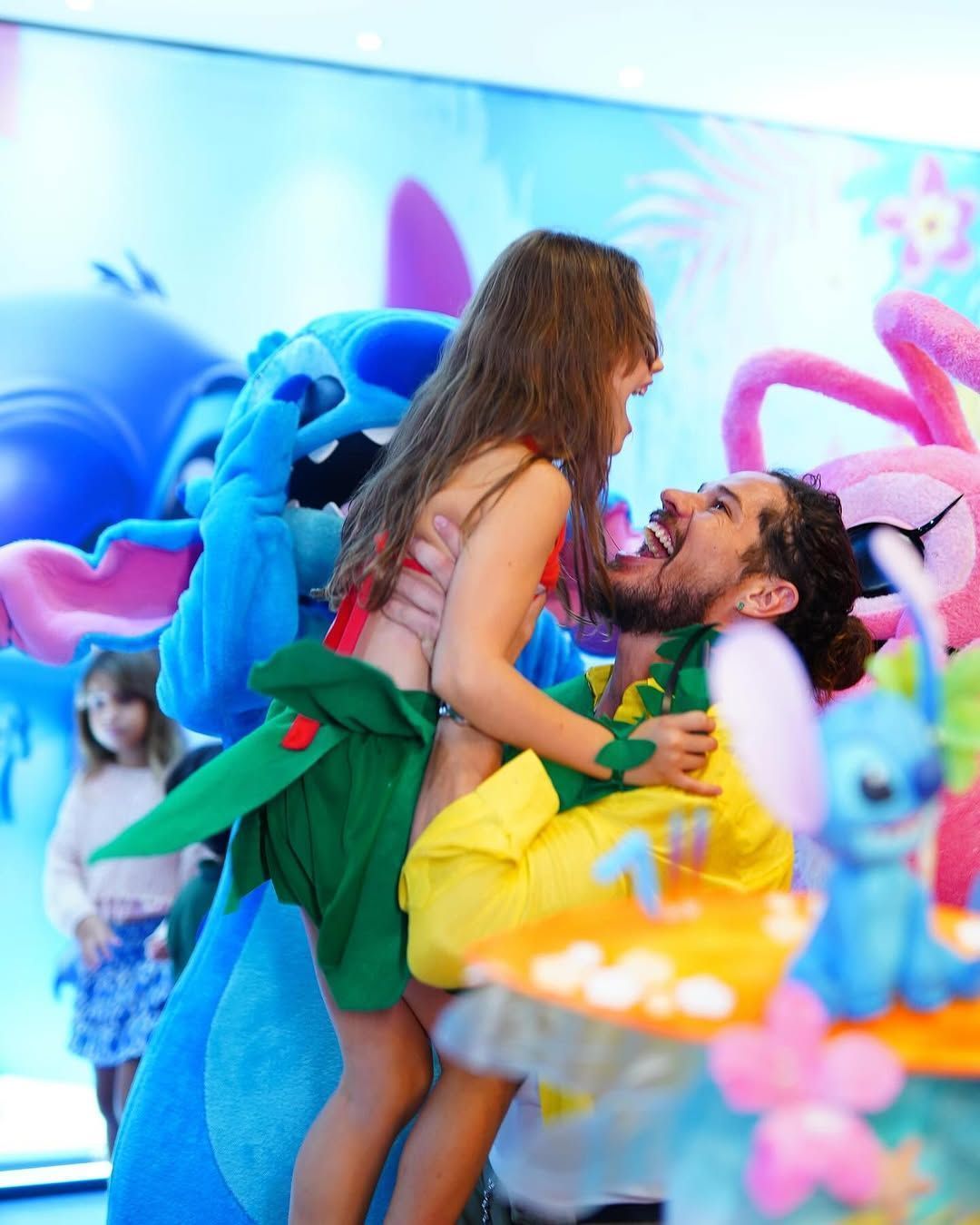 José Loreto celebra aniversário de 7 anos de sua filha, Bella, fruto do relacionamento com Débora Nascimento • Instagram/ José Loreto