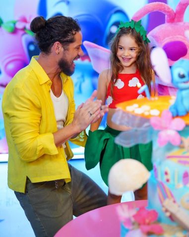 José Loreto celebra aniversário de 7 anos de sua filha, Bella, fruto do relacionamento com Débora Nascimento • Instagram/ José Loreto