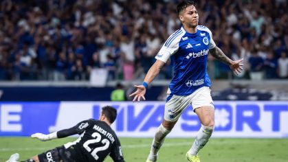 Kaio Jorge comemora um dos gols que marcou para o Cruzeiro contra o Bahia