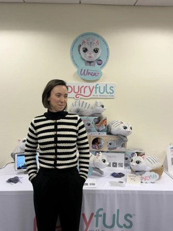 Katharine Burke, fundadora e CEO da Purryfuls, na Feira de Brinquedos de Nova York em março • Emma Burke