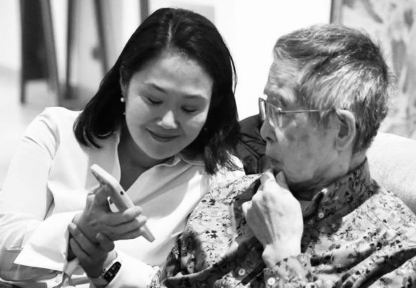 Keiko Fujimori e o pai, Alberto Fujimori • X/@KeikoFujimori