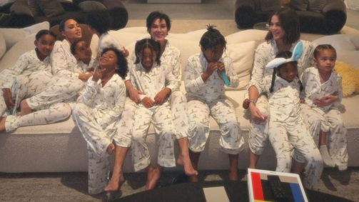 Kim Kardashian compartilha fotos da Páscoa em família
