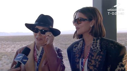 Kris Jenner e Khloe Kardashian assistirão presencialmente ao lançamento da Blue Origin nesta segunda-feira (14)