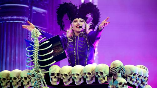 Lady Gaga no palco do Coachella em abril de 2025