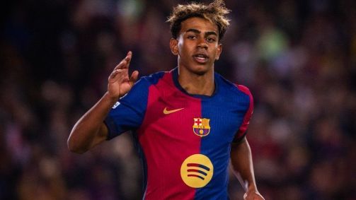 Lamine Yamal comemora gol do Barcelona sobre o Borussia Dortmund