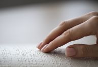 Enem 2025: participantes cegos podem fazer a prova em Braille