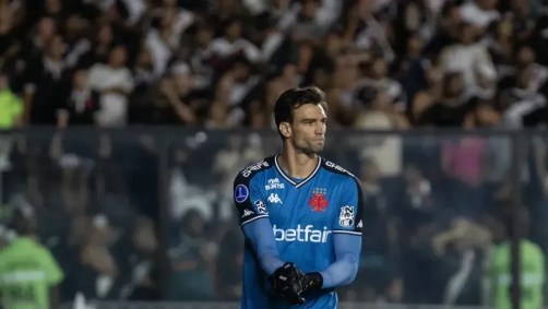 Léo Jardim garantiu que quer permanecer no Vasco