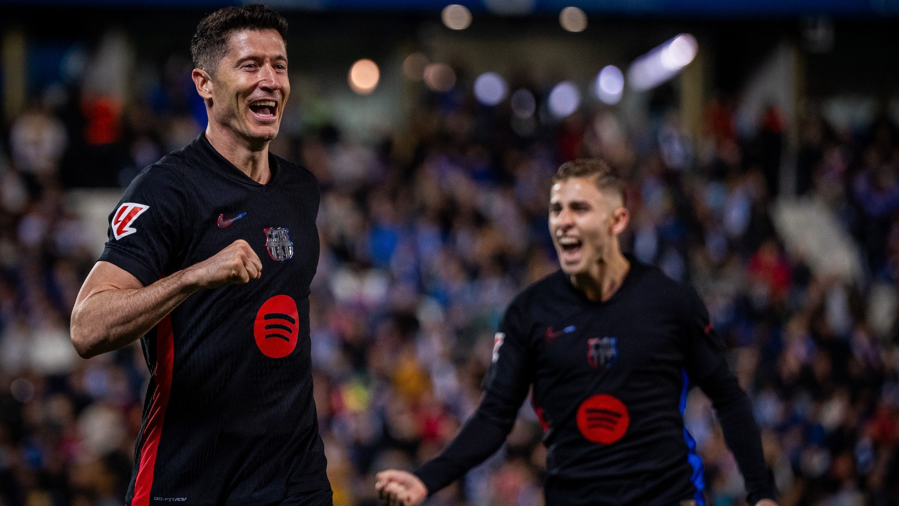 Lewandowski comemora gol do Barcelona sobre o Leganés