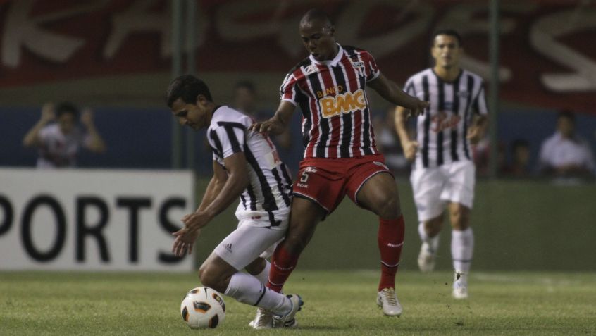 Libertad eliminou o São Paulo na Sul-Americana 2011 • Foto: LuisVera/LatinContent via Getty Images