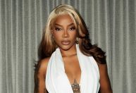 Ludmilla posa pronta para festa de 30 anos e reflete sobre maternidade