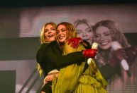 Marina Ruy Barbosa sobe ao palco e canta "Chico" com Luísa Sonza; veja