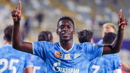Luiz Henrique celebra seu gol pelo Zenit