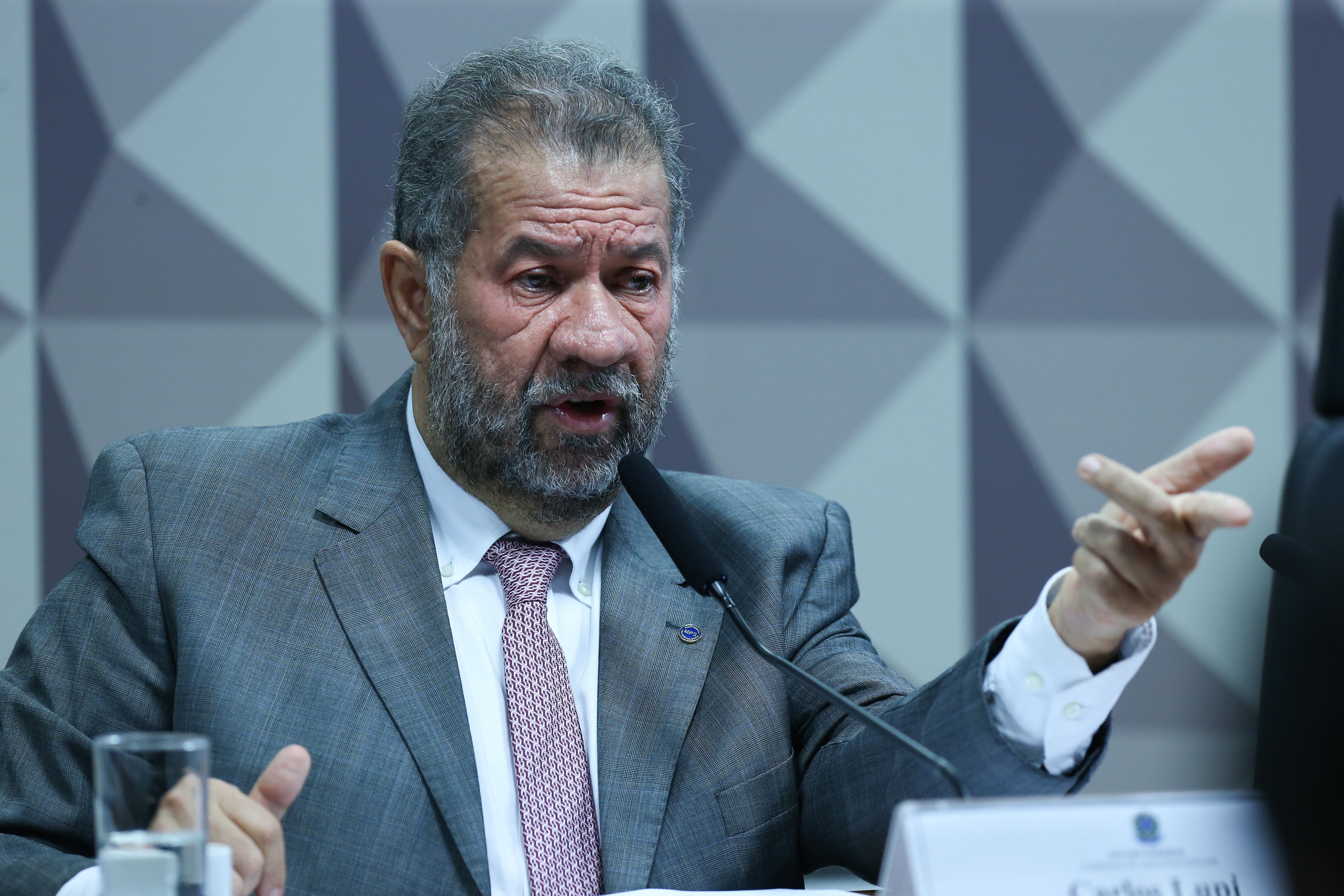 Carlos Lupi