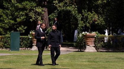 Macron diz que Ucrânia está pronta para um cessar-fogo incondicional