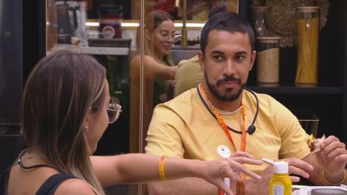 Maike flerta com Renata no BBB 25