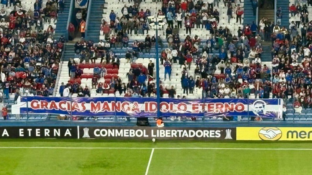 Manga é ídolo do Nacional e foi homenageado pelos uruguaios antes de jogo da Libertadores