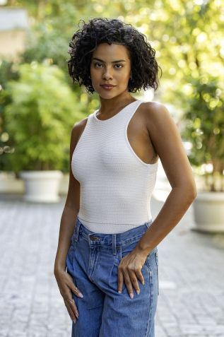 Bella Campos é Maria de Fátima em "Vale Tudo" • Globo/ Manoella Mello