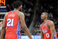 Astro do 76ers perderá o resto da temporada por lesão