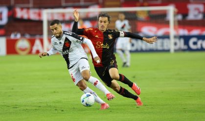 Vasco sofre com bola aérea do Melgar e empata na estreia da Sul-Americana