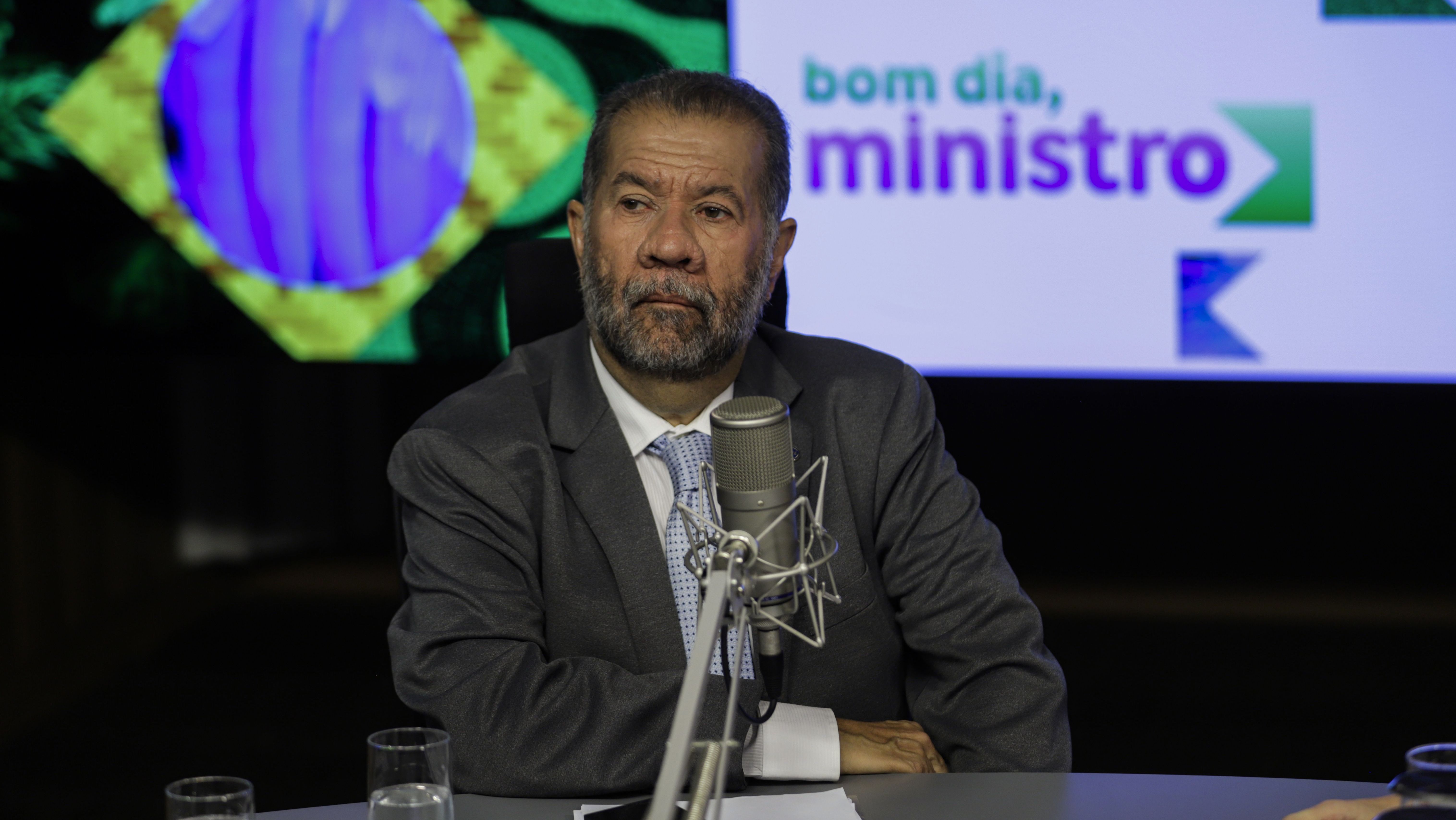 Imagem de destaque do post: Lupi promete esclarecer apurações sobre fraudes no INSS