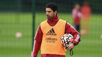 Arteta durante treino do Arsenal