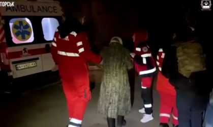 Ataque com mais de 50 drones russos fere diversas pessoas e causa incêndios