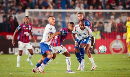 Com golaço de Pulga, Bahia vence Nacional fora de casa pela Libertadores
