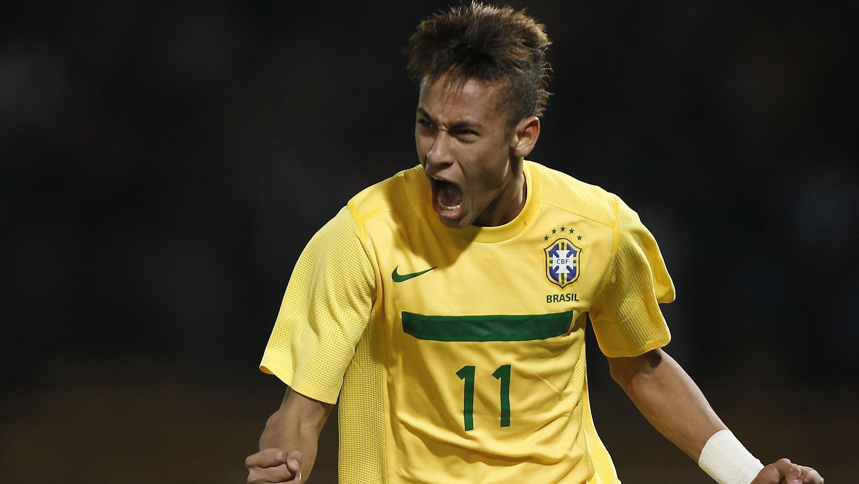 Neymar em jogo entre Brasil e Equador na Copa América de 2011