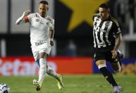 Neymar jogou apenas 50% dos minutos do Santos desde sua volta ao Brasil