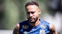 Jogador do Chiefs é preso após violar liberdade condicional por maconha