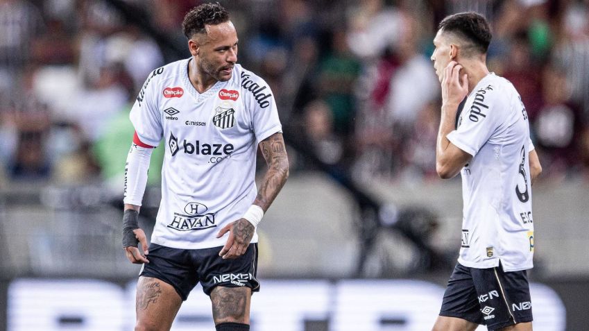 Neymar voltou ao Santos no duelo contra o Fluminense, no Maracanã • Raul Baretta/Santos