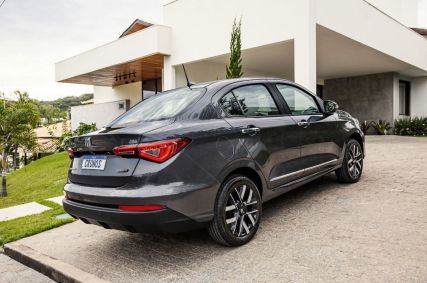 Traseira do Fiat Cronos 2026