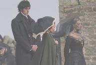 Vaza foto de Margot Robbie em cena de "O Morro dos Ventos Uivantes"