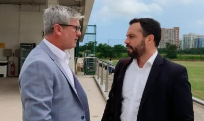 Odair Hellmann e Mário Bittencourt na época em que o técnico trabalhou no Fluminense