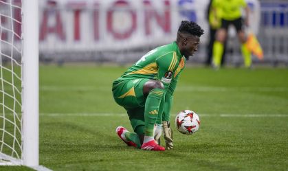 Técnico do Manchester United defende Onana após falhas contra Lyon