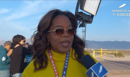 "Nunca estive tão orgulhosa", diz Oprah sobre amiga jornalista no espaço