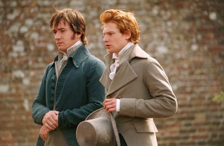 Sr. Darcy e Sr. Bingley (Simon Woods) a caminho para partir alguns corações • Working Title/Kobal/Shutterstock via CNN Newsource