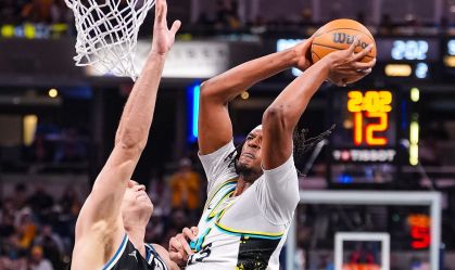 Lance de Bucks x Pacers pelo segundo jogo dos playoffs da NBA