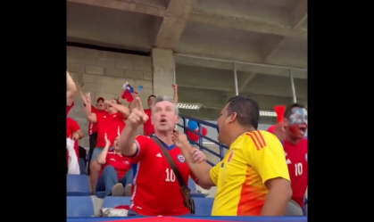 Filho marca pelo Chile e leva pai ao delírio no meio de entrevista; veja