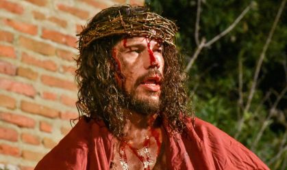 José Loreto e mais famosos interpretam Paixão de Cristo de Nova Jerusalém