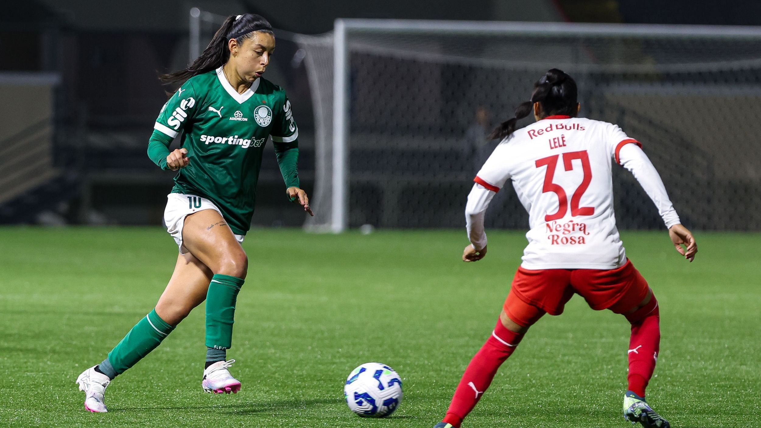 Lance de Palmeiras x Red Bull Bragantino pelo Brasileirão Feminino