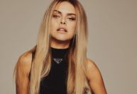 Paloma Bernardi celebra aniversário: "Essa menina mulher faz 40 anos"
