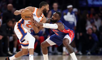 Detroit Pistons e New York Knicks em jogo dos playoffs da NBA