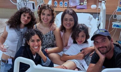 Preta Gil recebe visita de familiares no hospital