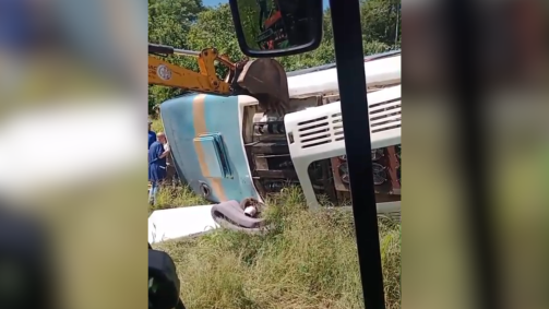 Ônibus com alunos e professores da UFSM capotou no interior do Rio Grande do Sul